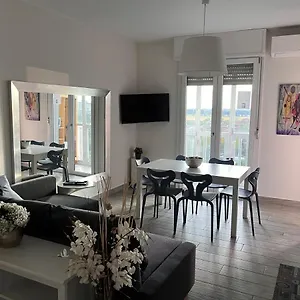 Panoramico Vicino A Fiere E Stadio Apartment
