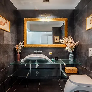  Appartamento The Boutique - Iconic In Galleria Duomo With Private Parking